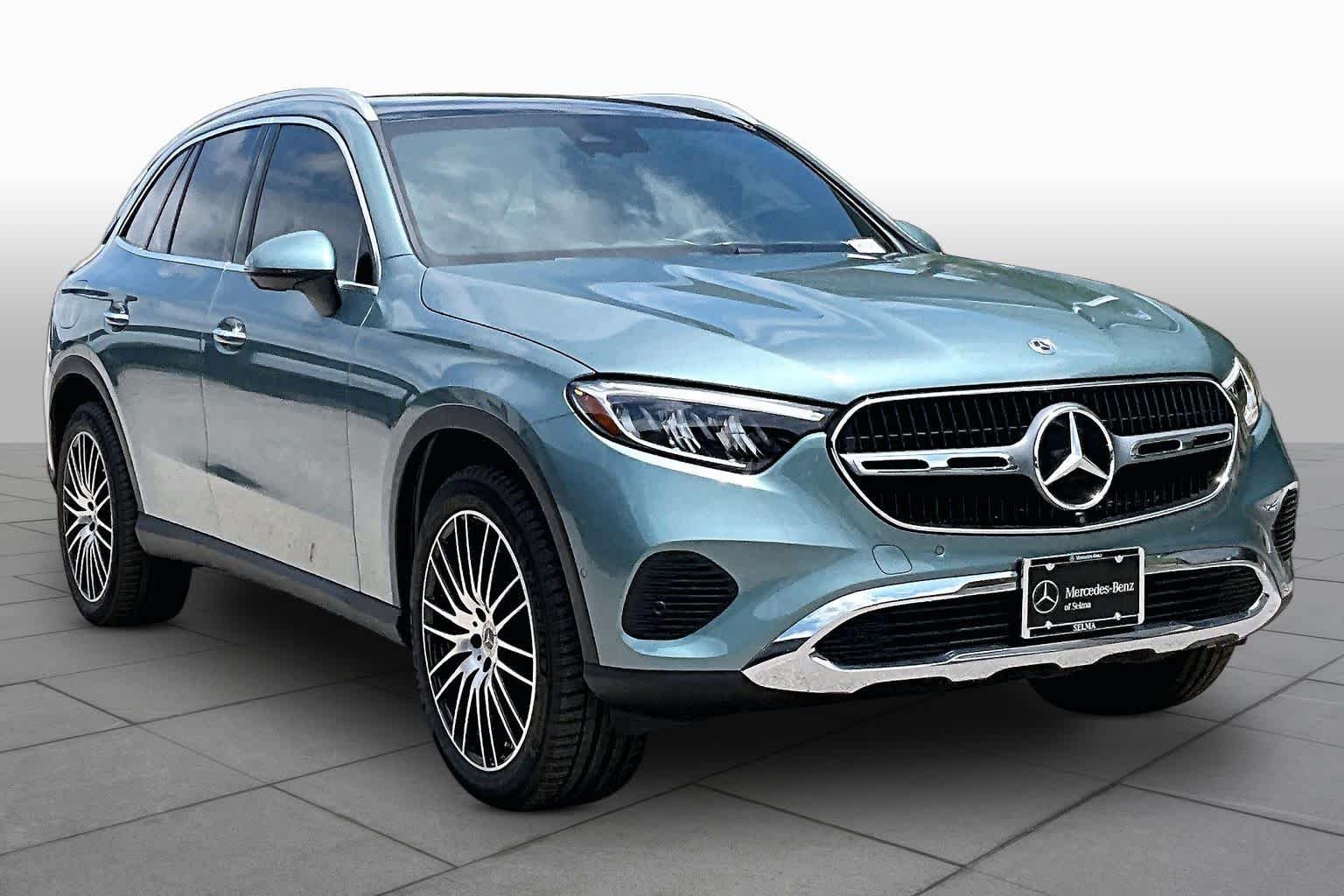 New 2026 Verde Silver Metallic Mercedes-Benz GLC 300 image 2