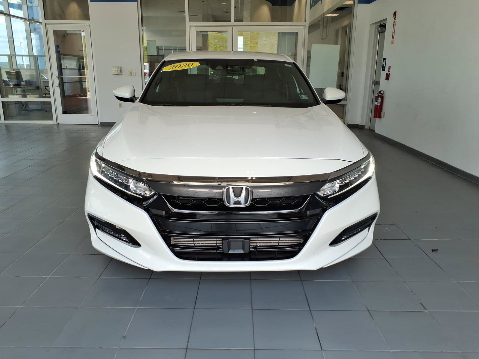 Used 2020 Platinum White Pearl Honda Sport image 2