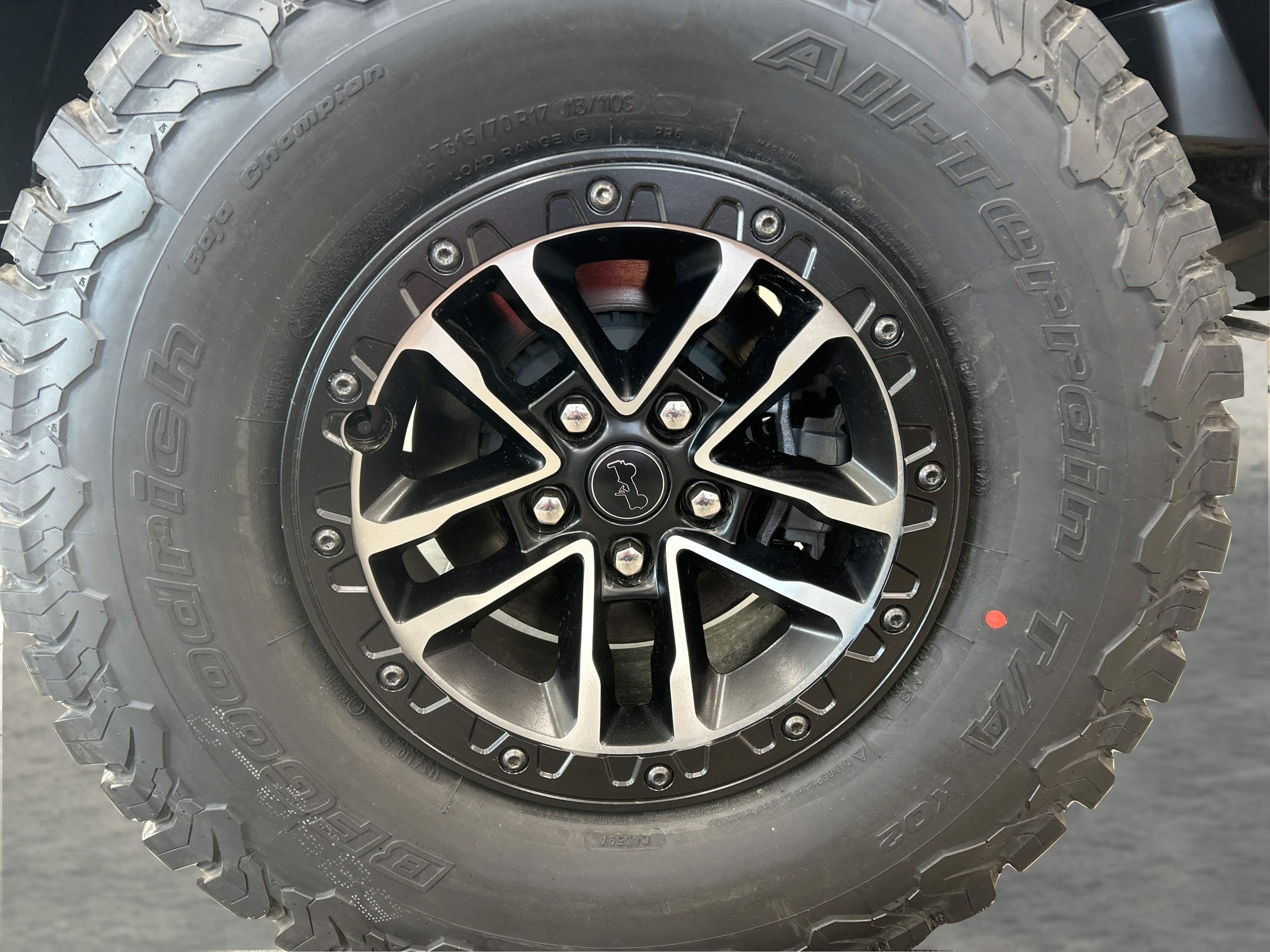 New 2026 Bright White Clear-Coat Exterior Paint Jeep Moab 392 image 22