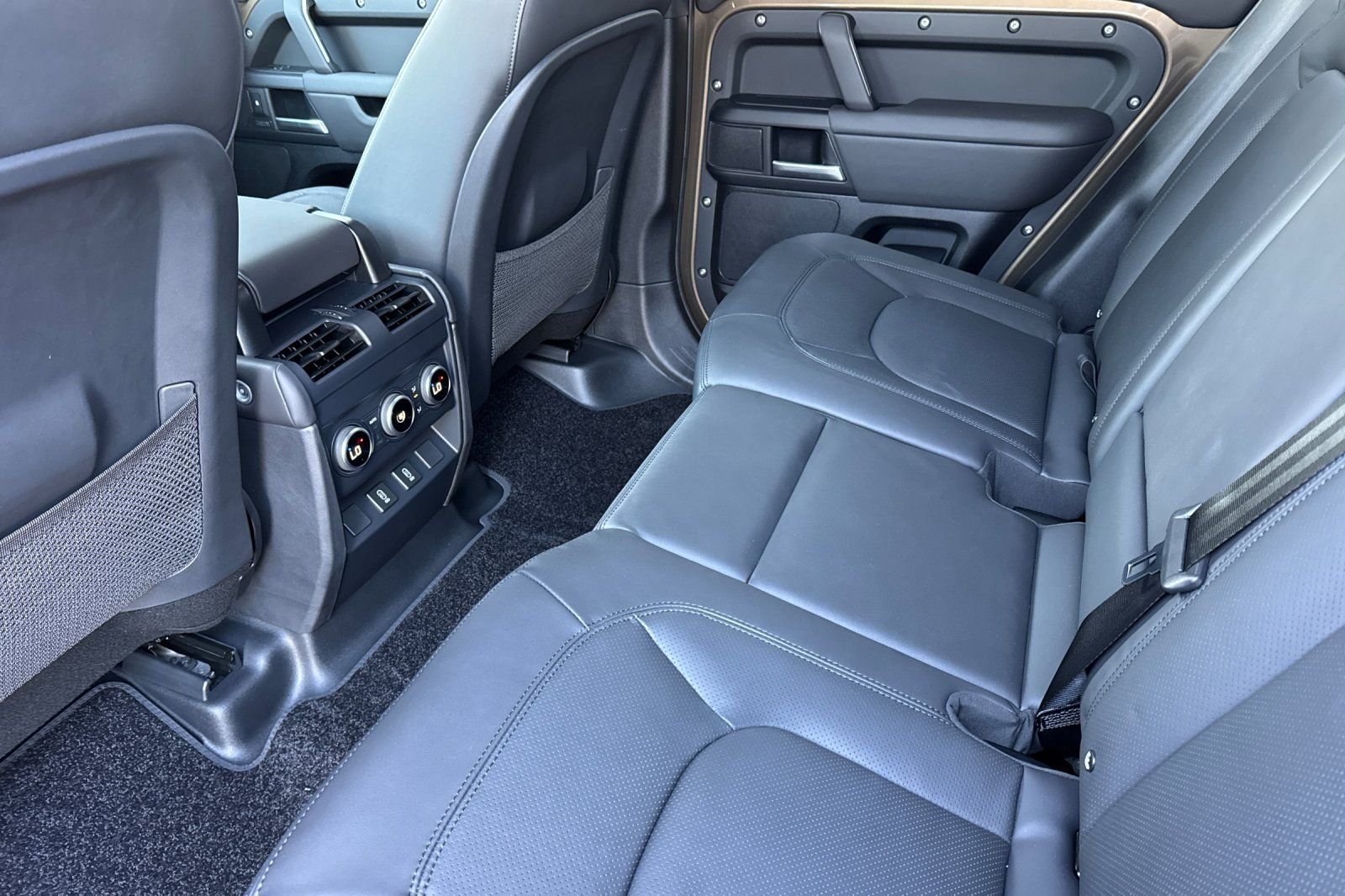 New 2026 Gondwana Stone Land Rover X-Dynamic SE image 12