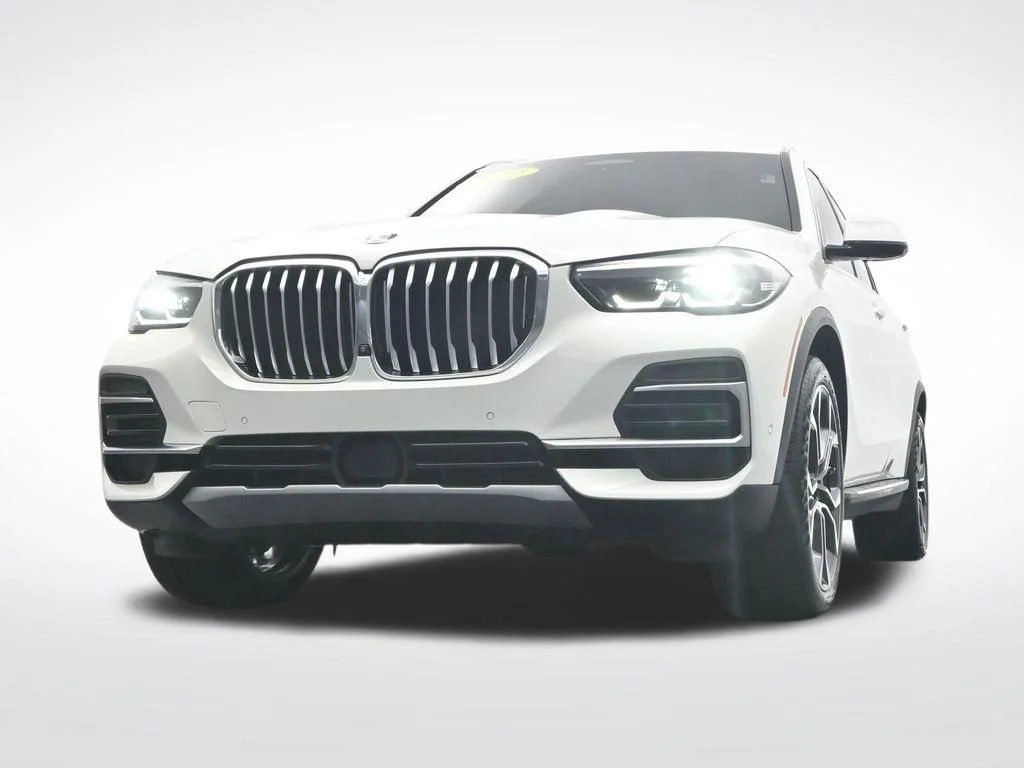 Used 2022 White BMW sDrive40i image 33