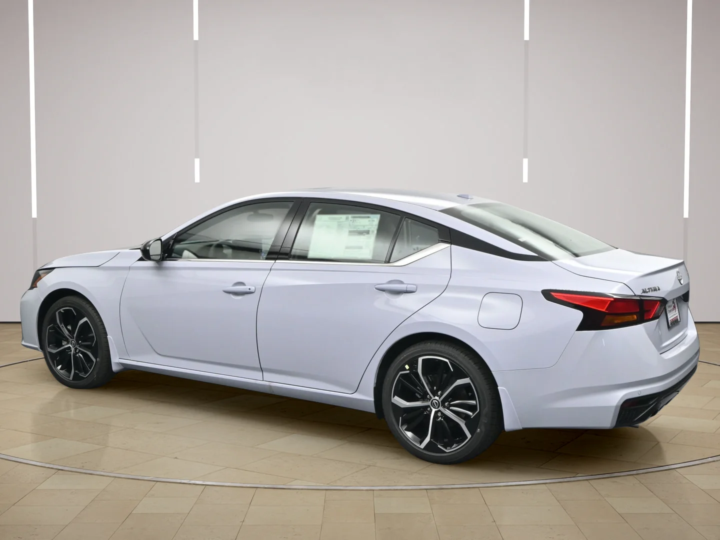 Certified Used 2025 Gray Sky Pearl Nissan SR image 5