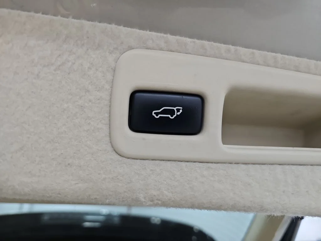 Used 2012 Beige Lexus 350 image 16