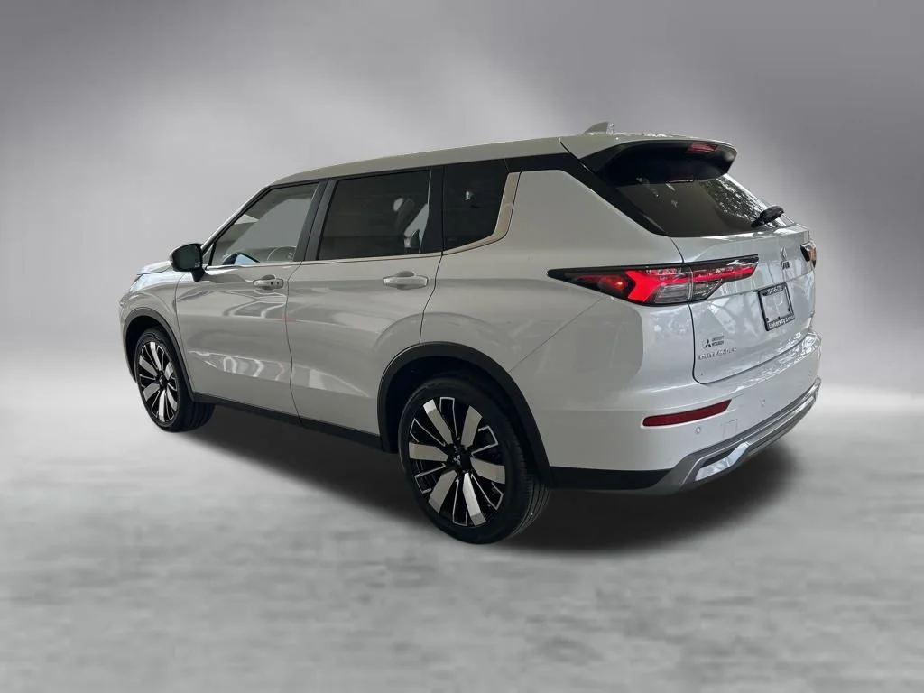 New 2026 White Mitsubishi SE 1.5T 2WD image 4