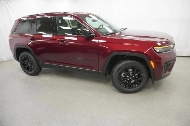 New 2026 Velvet Red Pearl-Coat Exterior Paint Jeep Laredo image 9