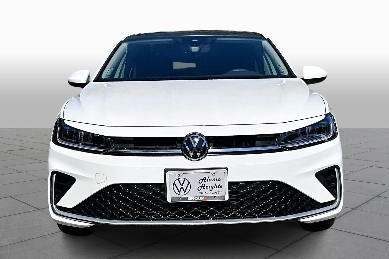 New 2026 Opal White Pearl Volkswagen 1.5T SE image 3