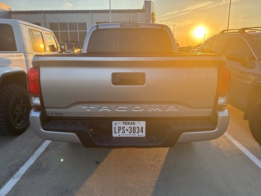 Used 2018 Silver Toyota SR image 3