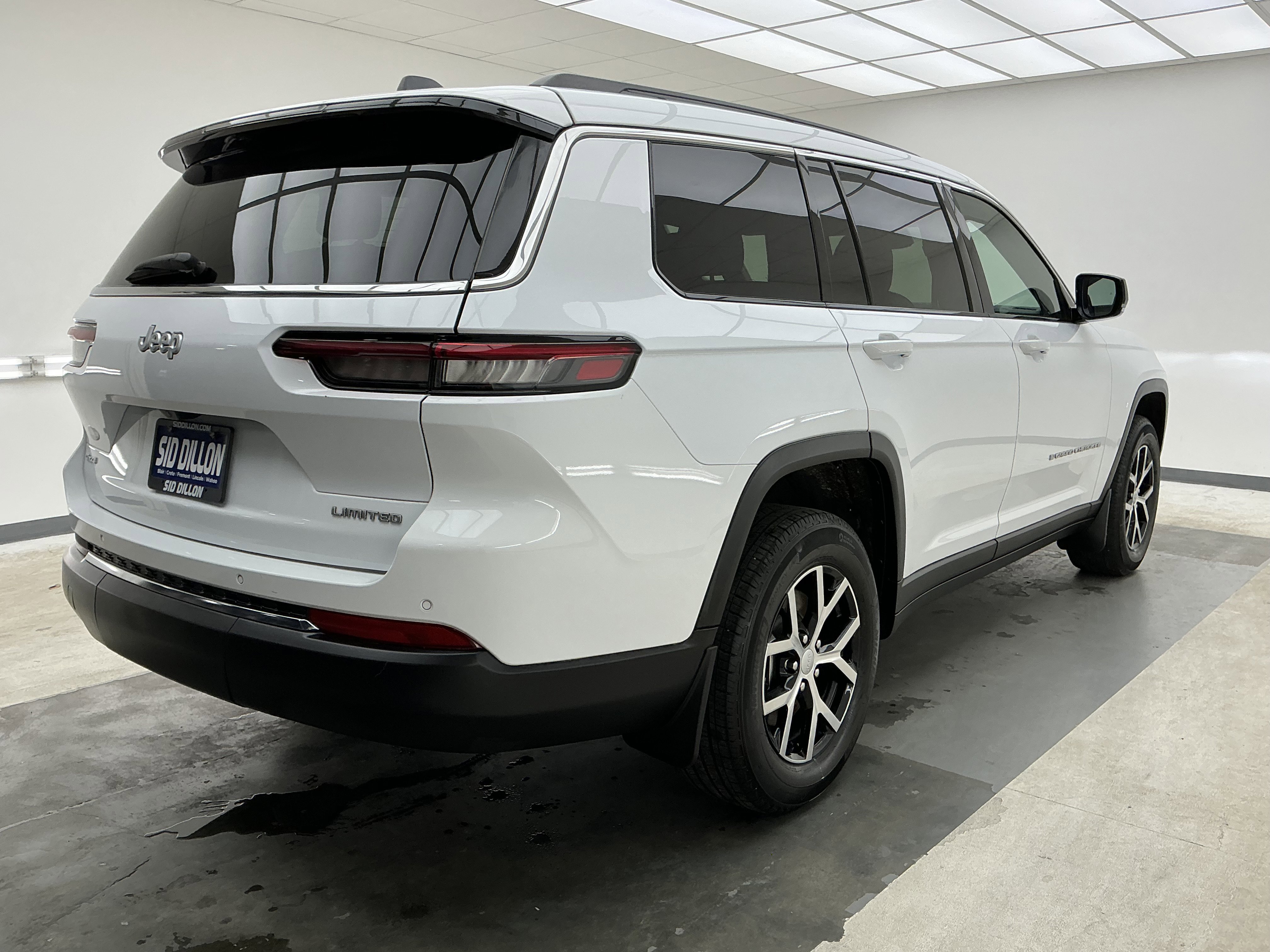 Certified Used 2024 Bright White Clearcoat Jeep Limited image 4