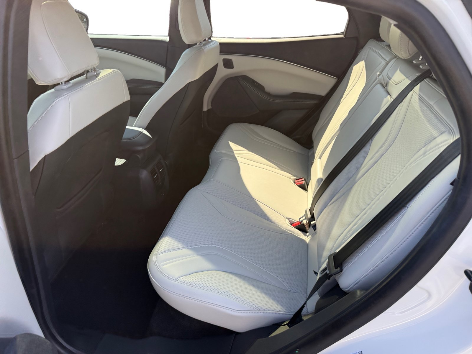 Used 2023 White Metallic Ford Premium image 16