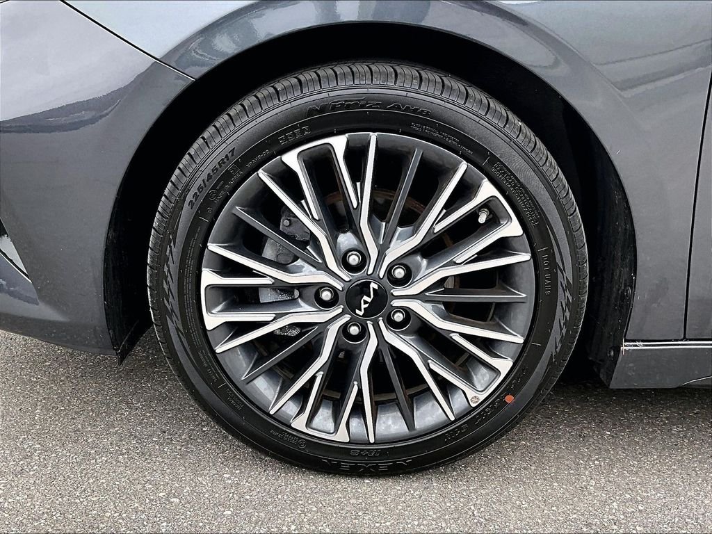 Used 2023 Gravity Gray Kia GT-Line image 7