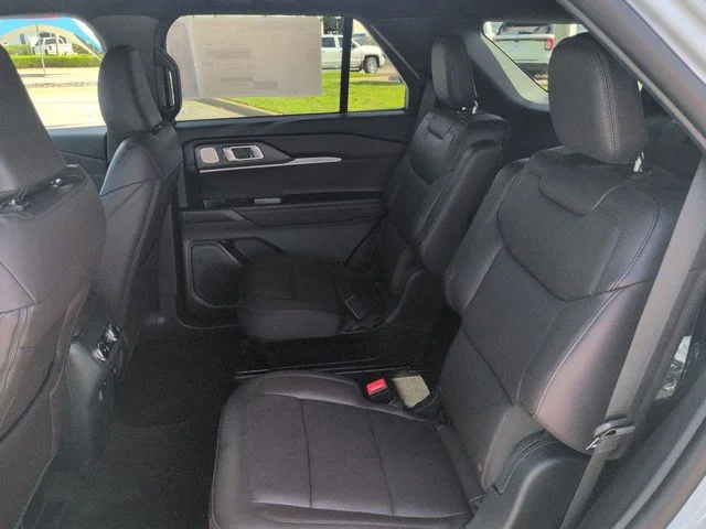 New 2026 Space White Metallic Ford Platinum™ image 14