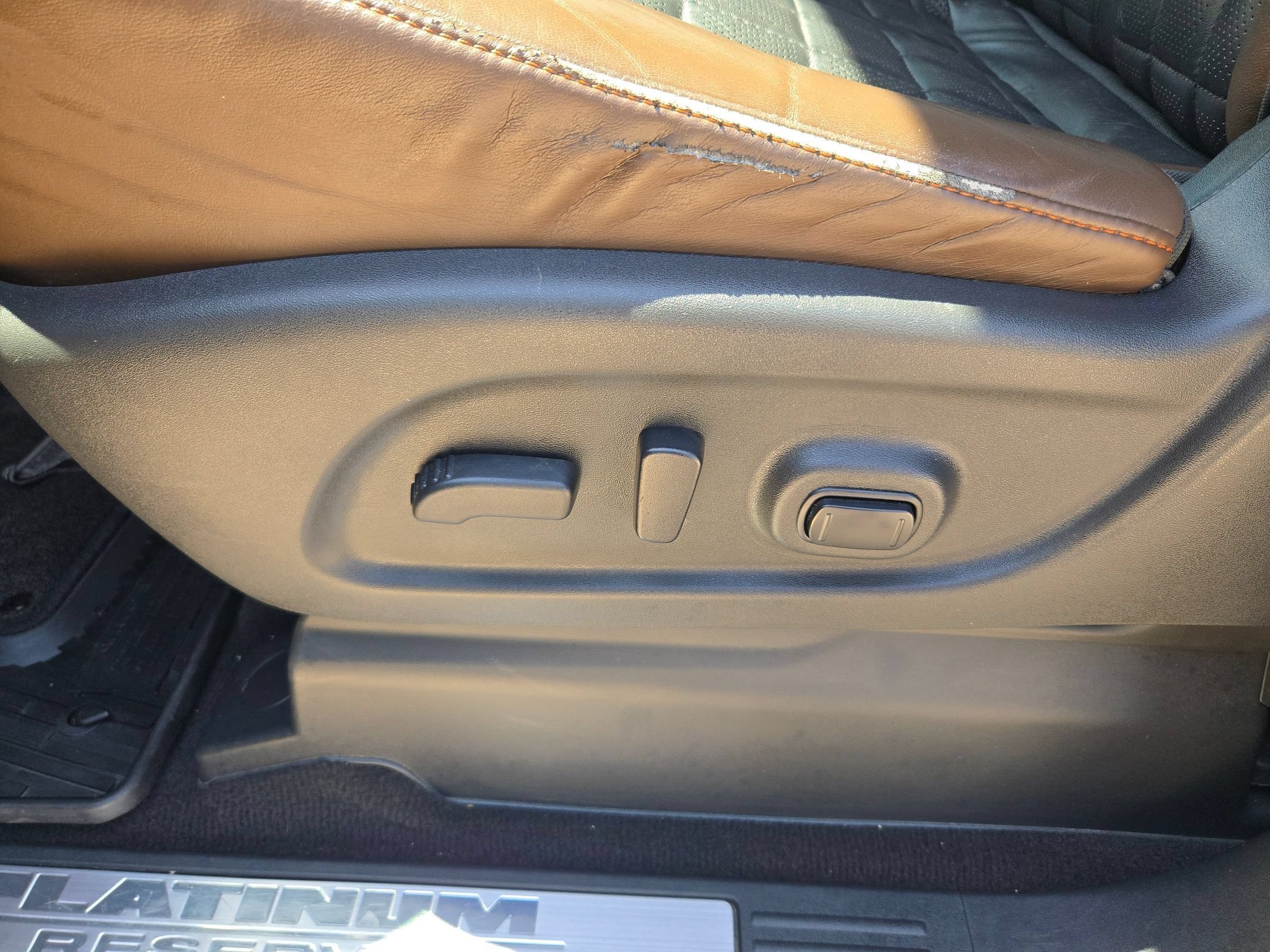 Used 2016 Magnetic Black Nissan Platinum Reserve image 13