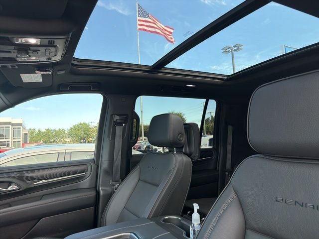 Used 2023 White GMC Denali image 2