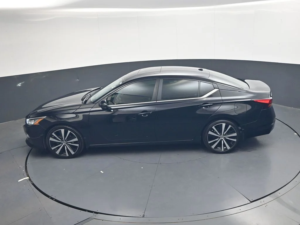 Used 2021 Black Nissan 2.5 SR image 41