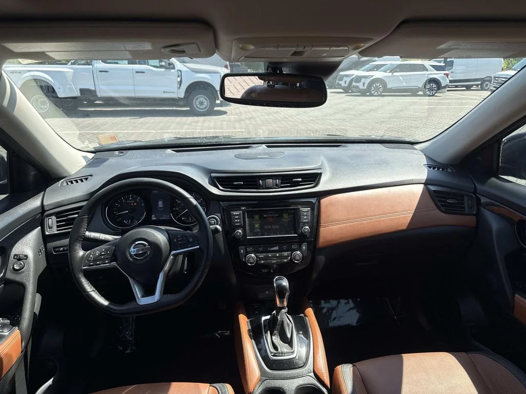 Used 2018 Black Nissan SL image 11