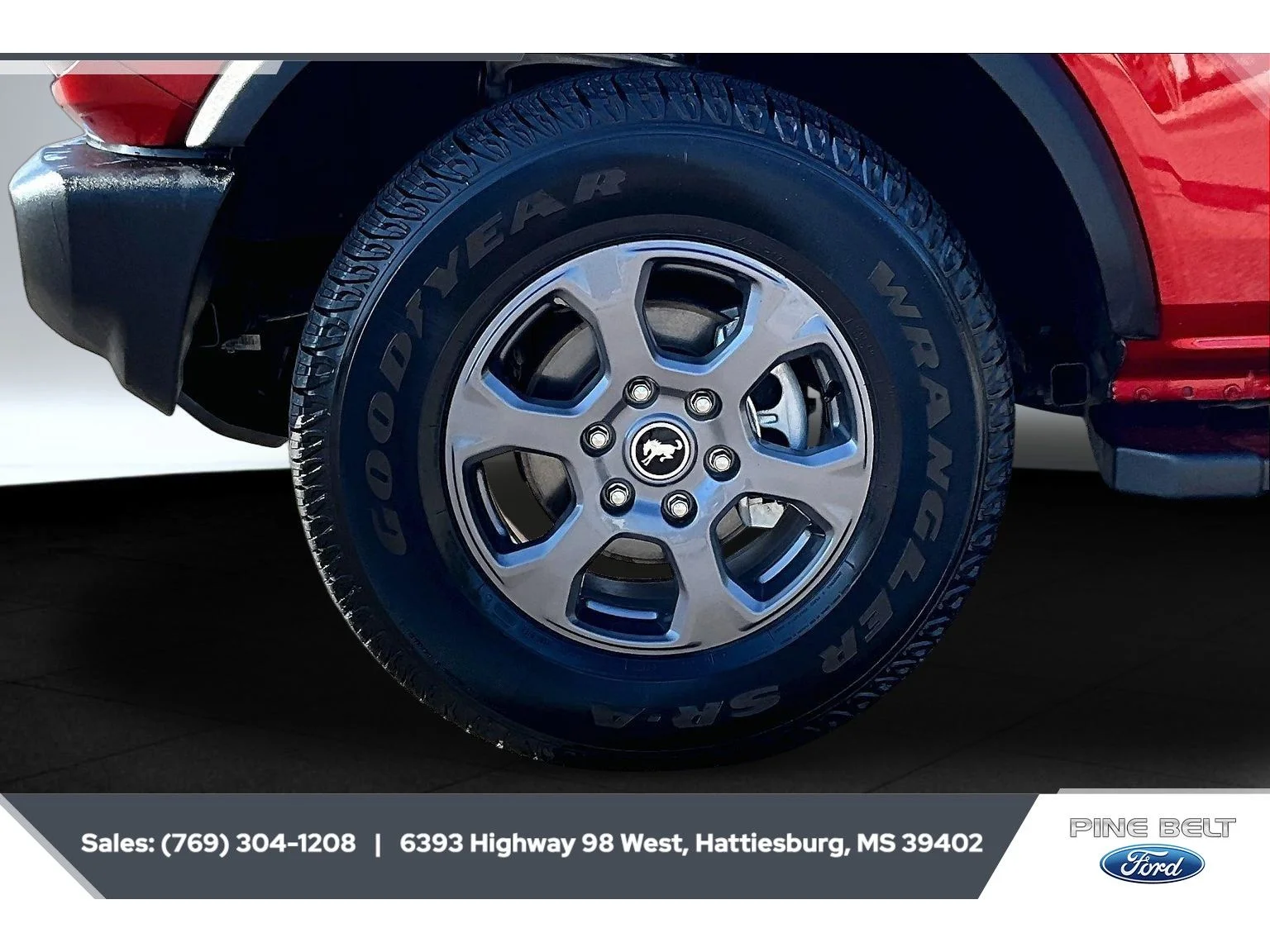 Used 2024 Hot Pepper Red Metallic Tinted Clearcoat Ford Big Bend image 7