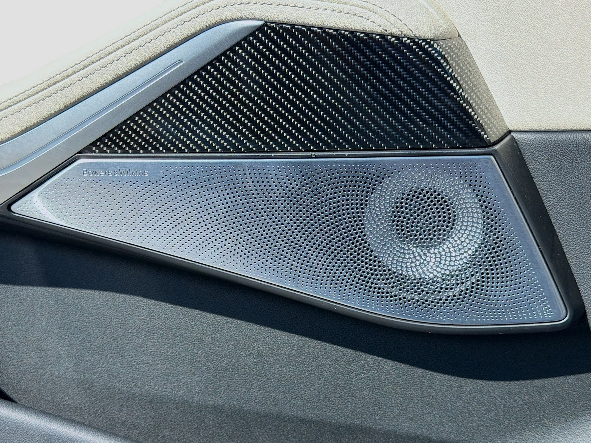 New 2026 Black Sapphire Metallic BMW M60i image 25