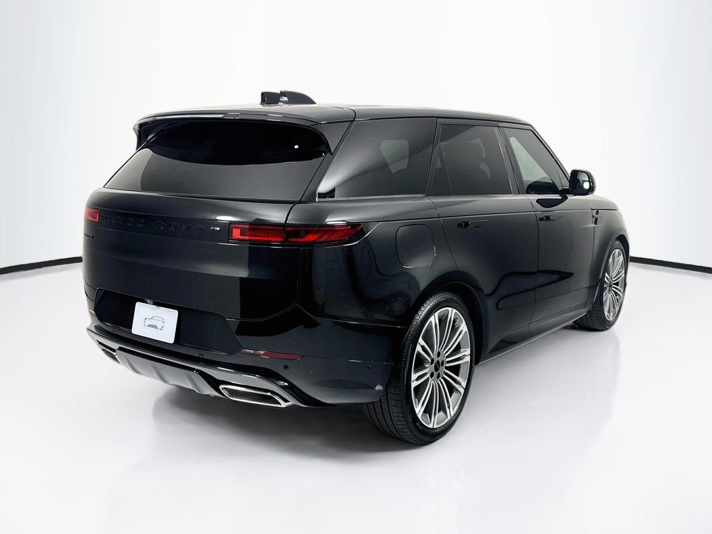 New 2026 Santorini Black Land Rover Dynamic SE image 5