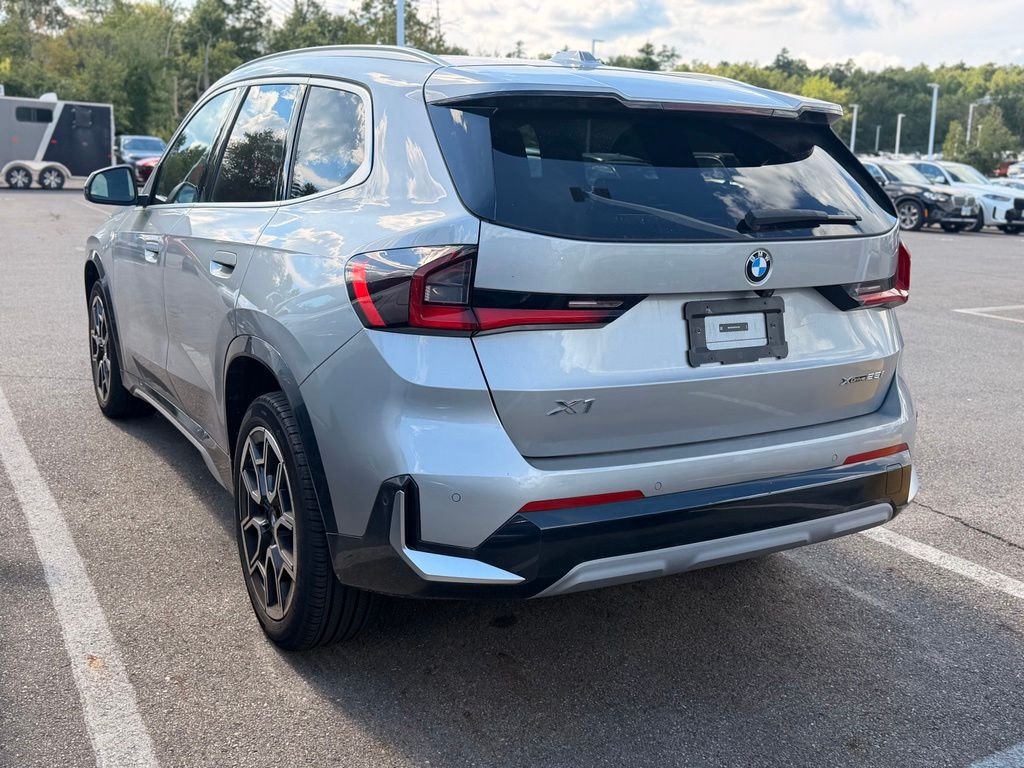 Certified Used 2023 Space Silver Metallic BMW xDrive28i image 3