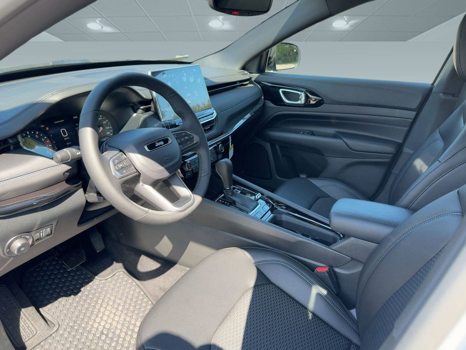 2026 Jeep Compass Latitude Altitude photo 4