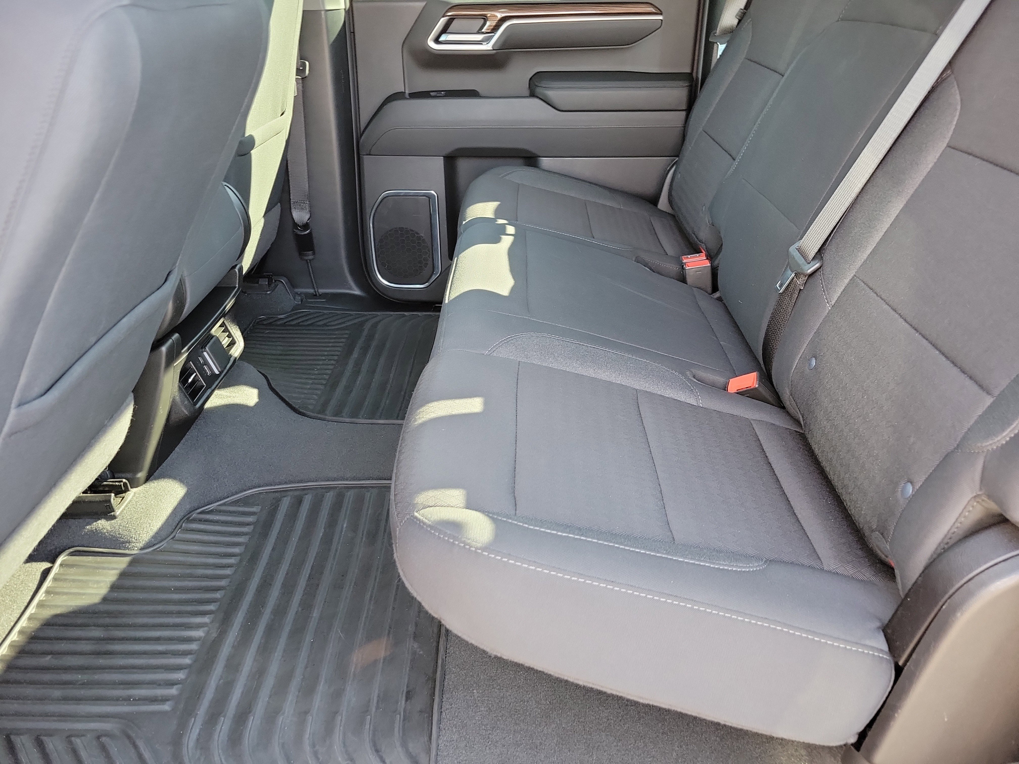 2025 Chevrolet Silverado 1500 LT - Photo 9