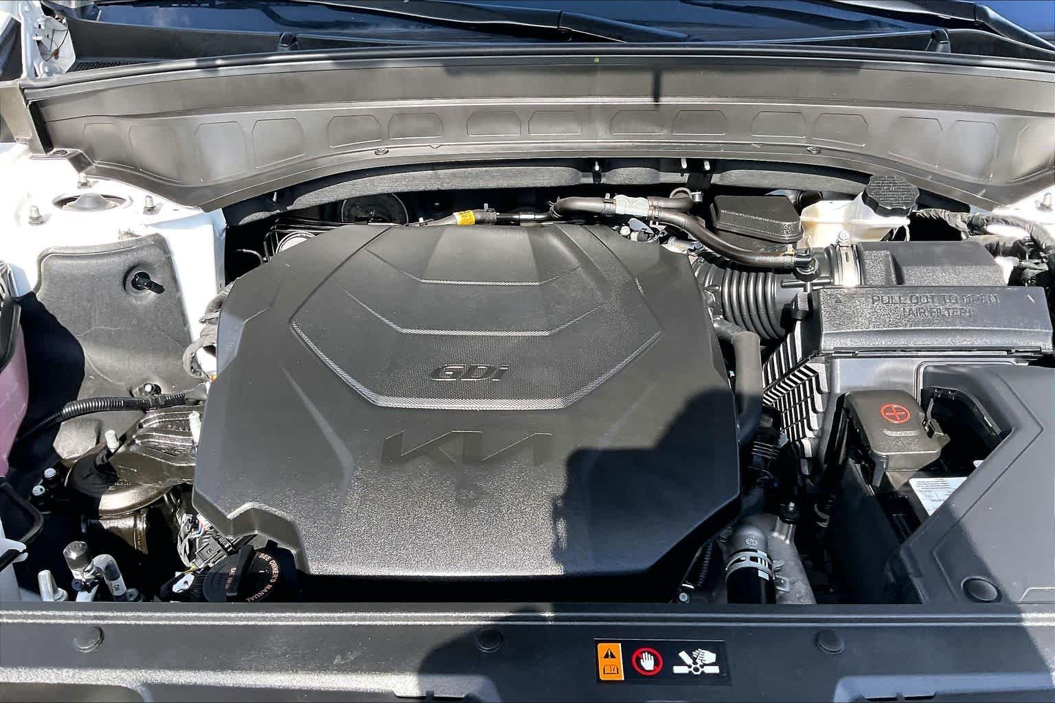 Certified Used 2025 Glacial White Pearl Kia S image 30