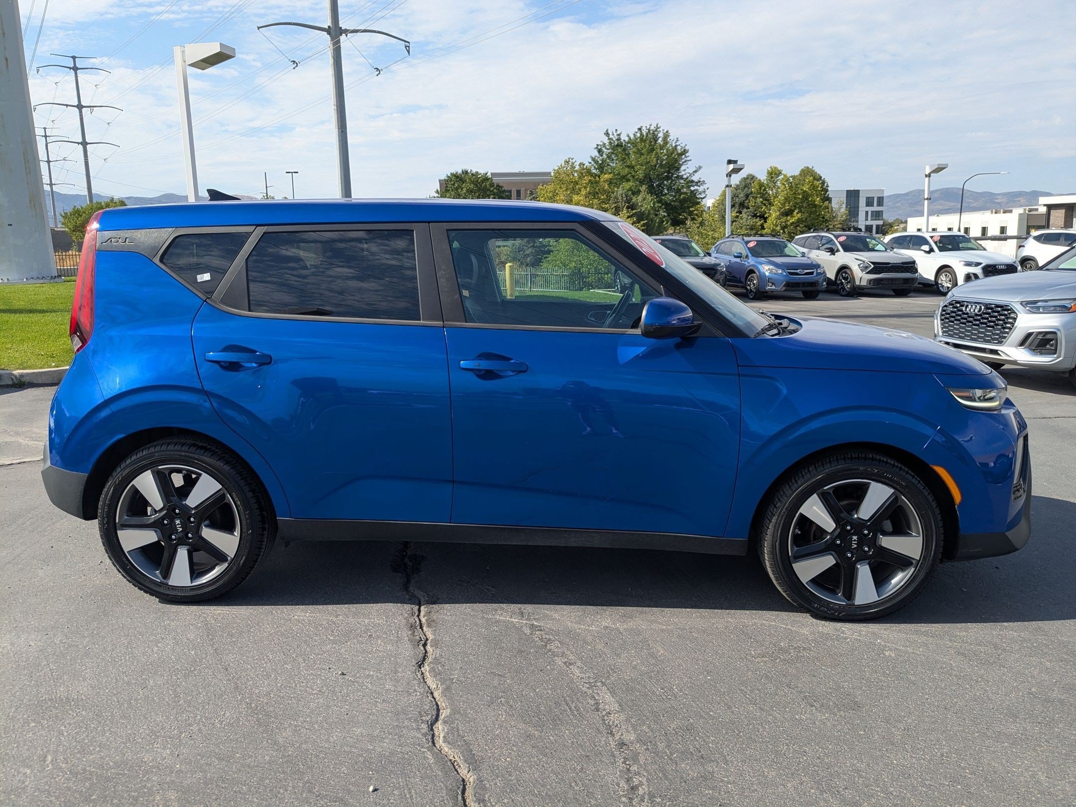 Used 2020 Neptune Blue Kia EX image 6