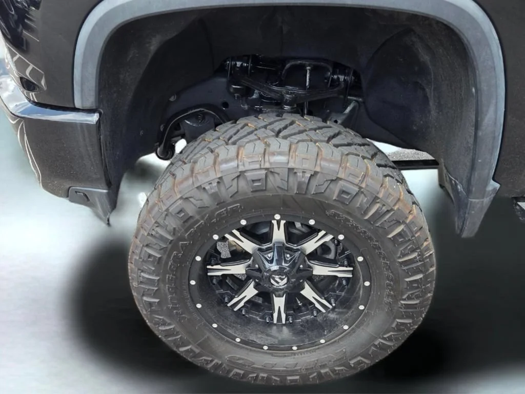 Used 2020 Black Chevrolet High Country image 17