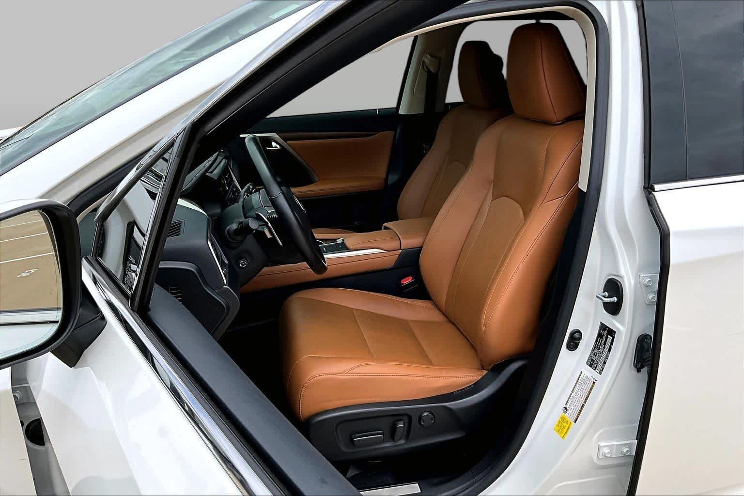 Used 2022 Eminent White Pearl Lexus  image 8