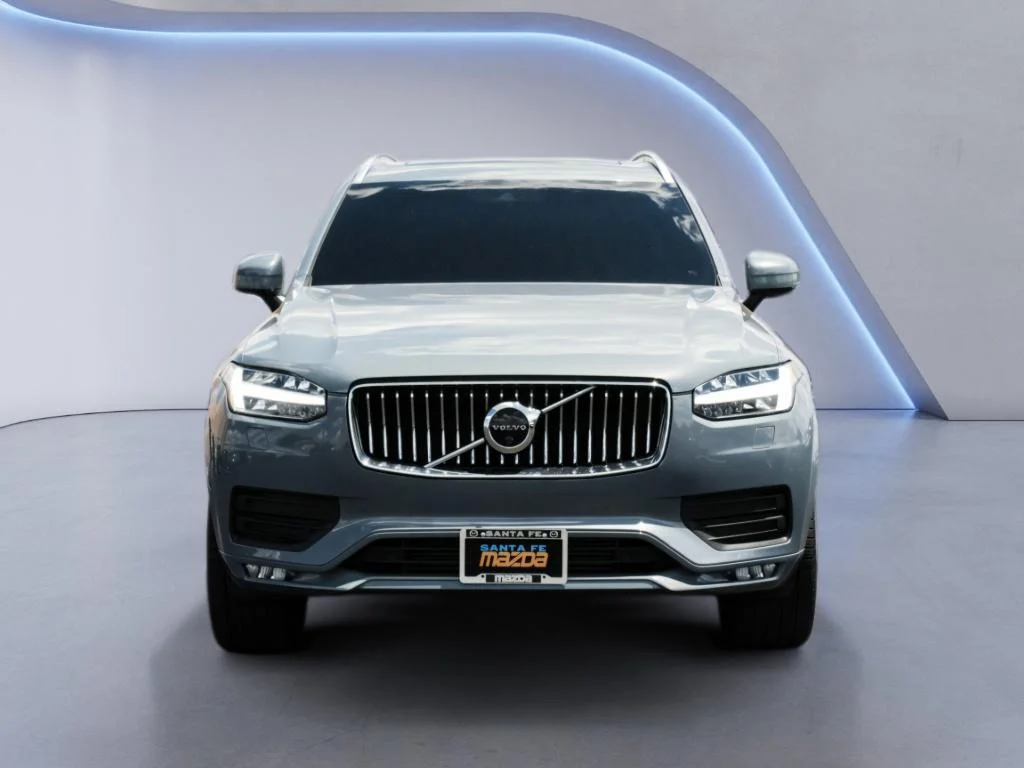 Used 2022 Thunder Grey Metallic Volvo Momentum image 2