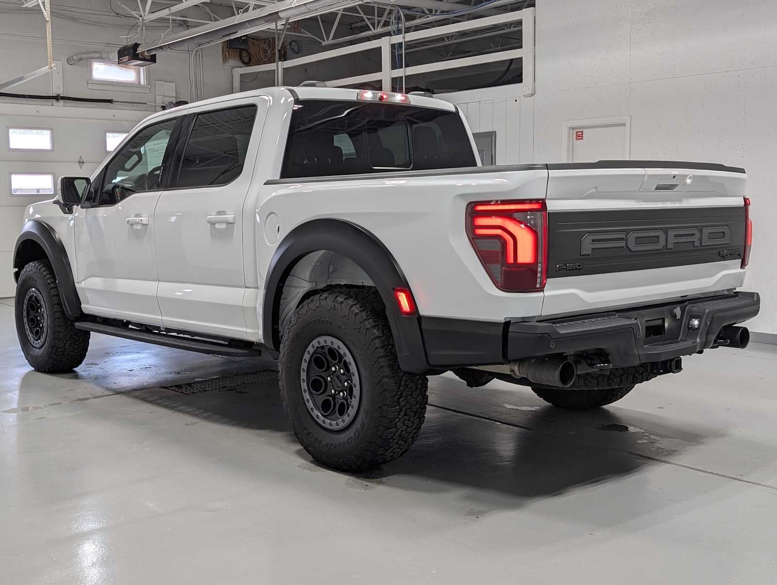 Used 2024 Oxford White Ford Raptor image 10