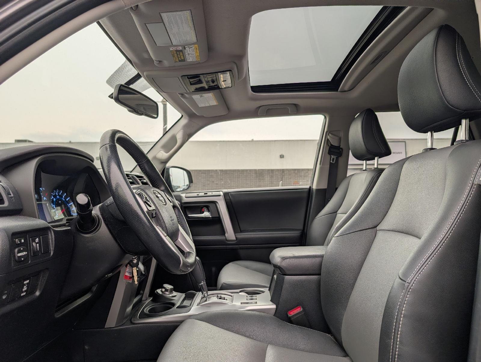 Used 2019 Magnetic Gray Metallic Toyota SR5 Premium image 9