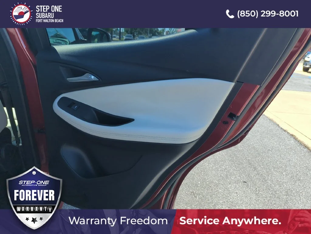 Used 2022 Red Buick Select image 31
