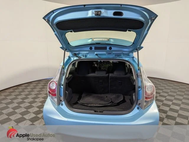 Used 2014  Toyota Two image 8