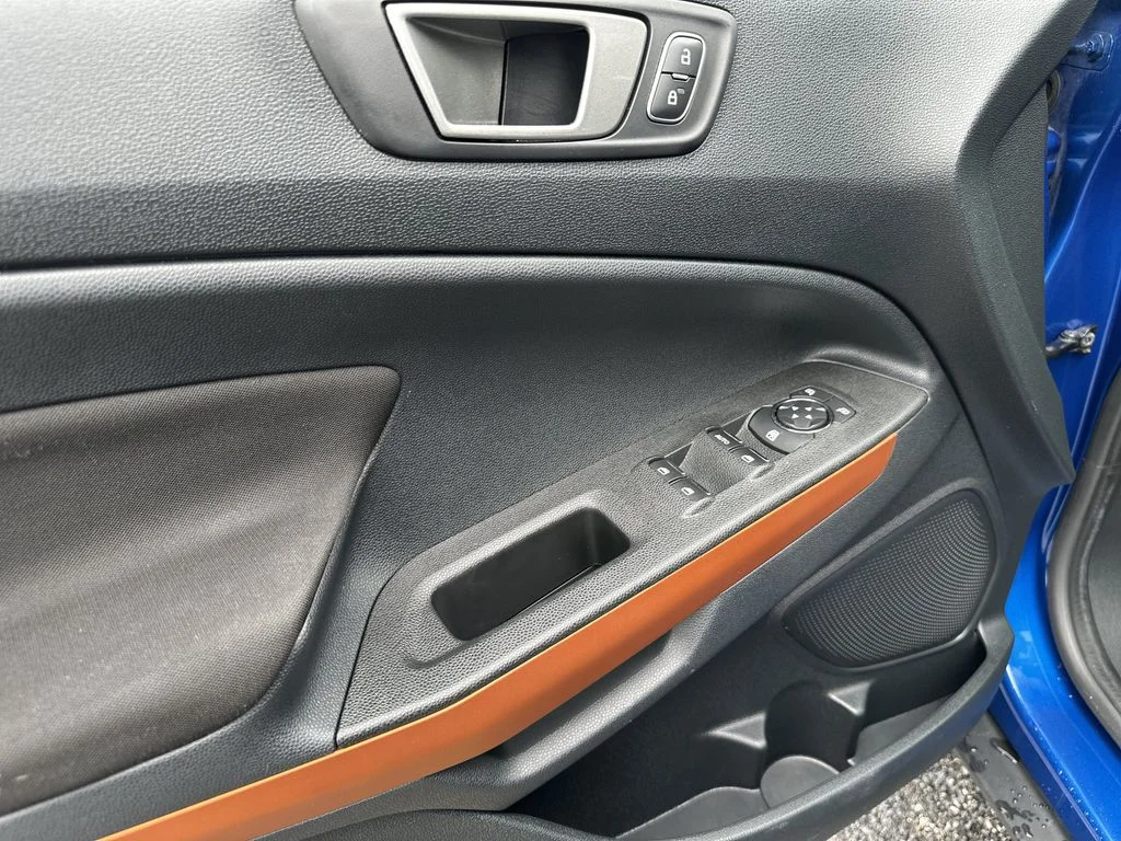 Used 2021 Blue Ford SE image 19