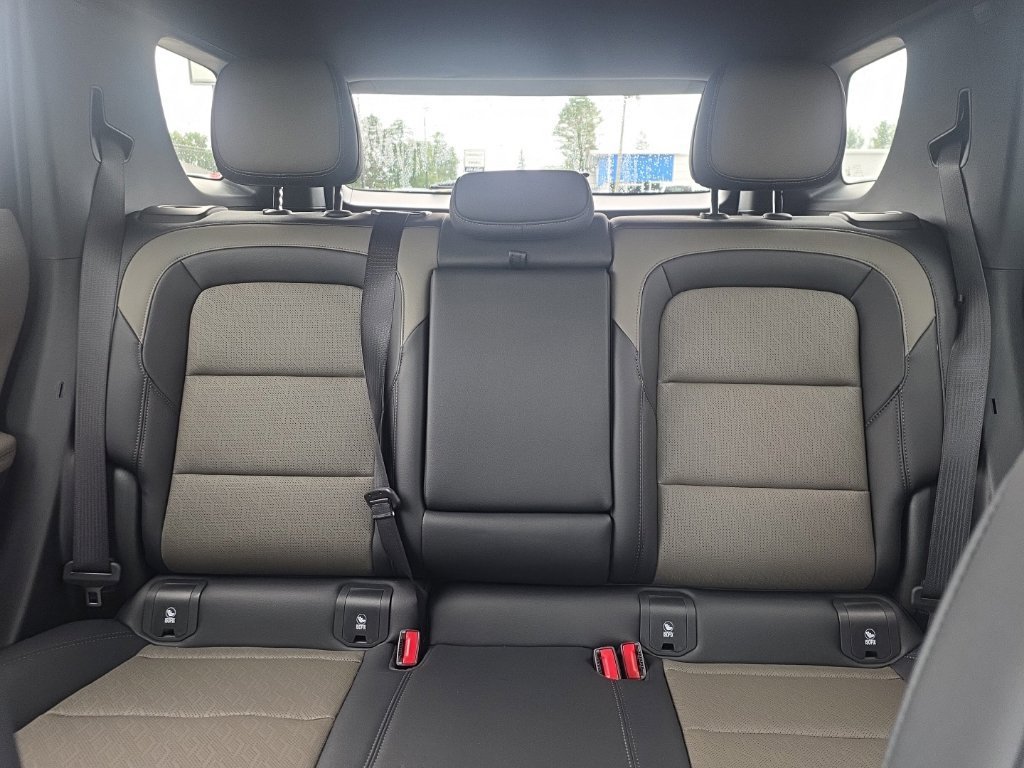 2027 Chevrolet Equinox LT - Photo 7