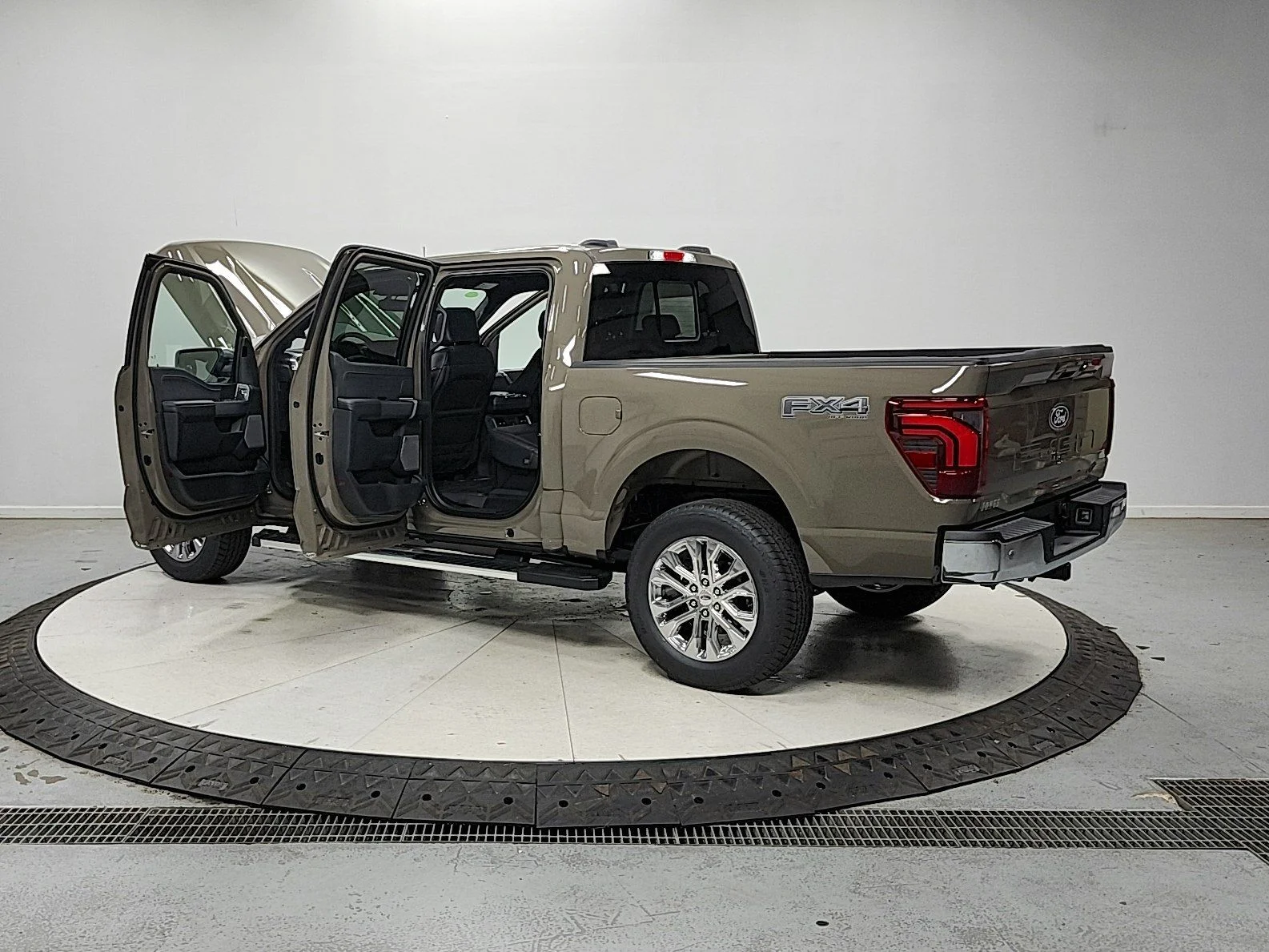 New 2026 Gray Ford Lariat image 13