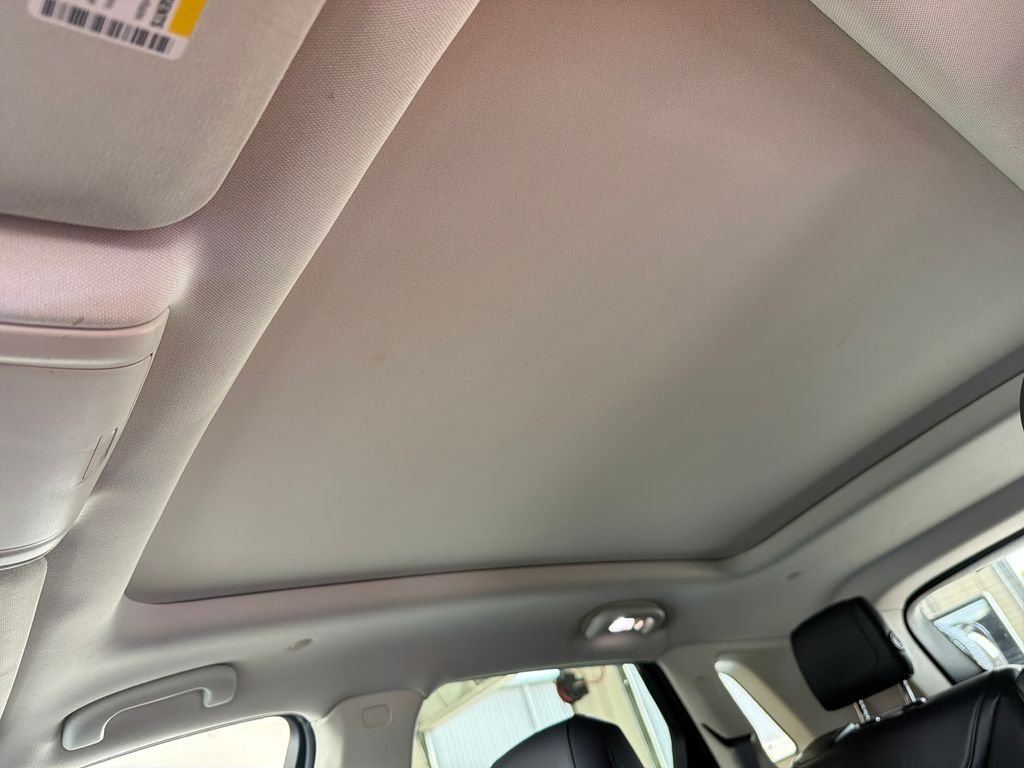 Used 2018 Silver Cadillac Luxury image 24
