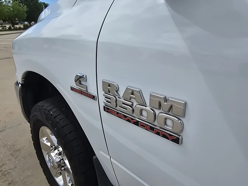 Used 2015 Bright White Clearcoat Ram Big Horn image 13