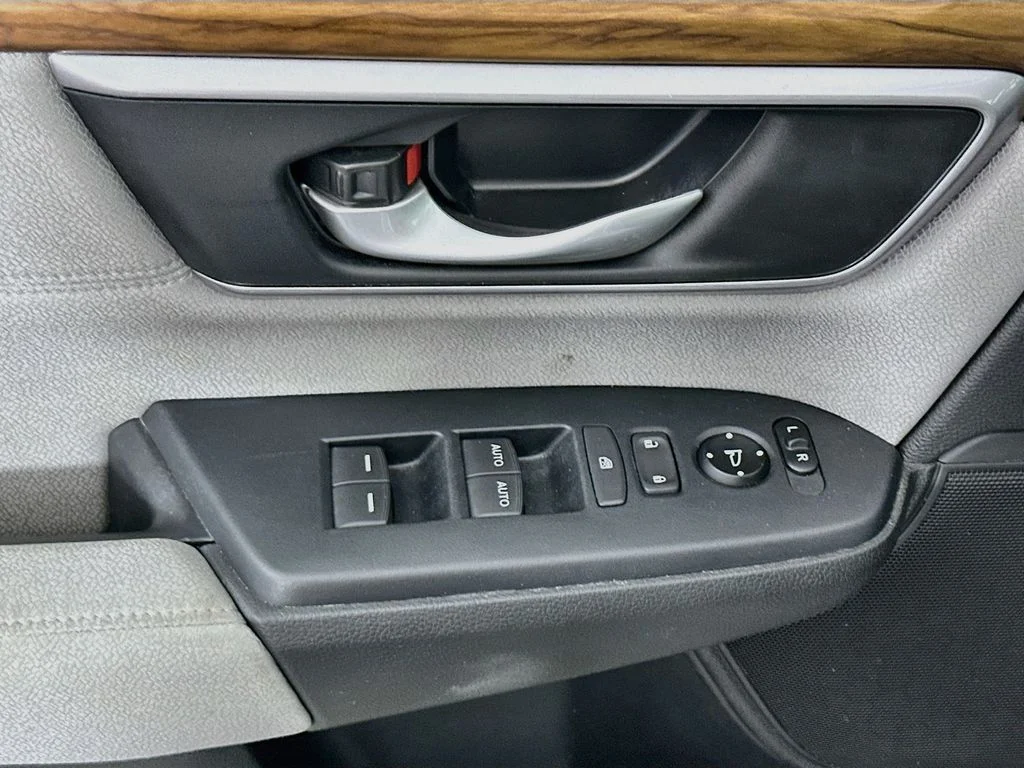 Used 2017 Silver Honda EX image 18