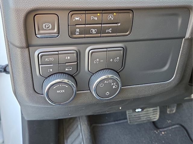 2025 Chevrolet Tahoe LS - Photo 17