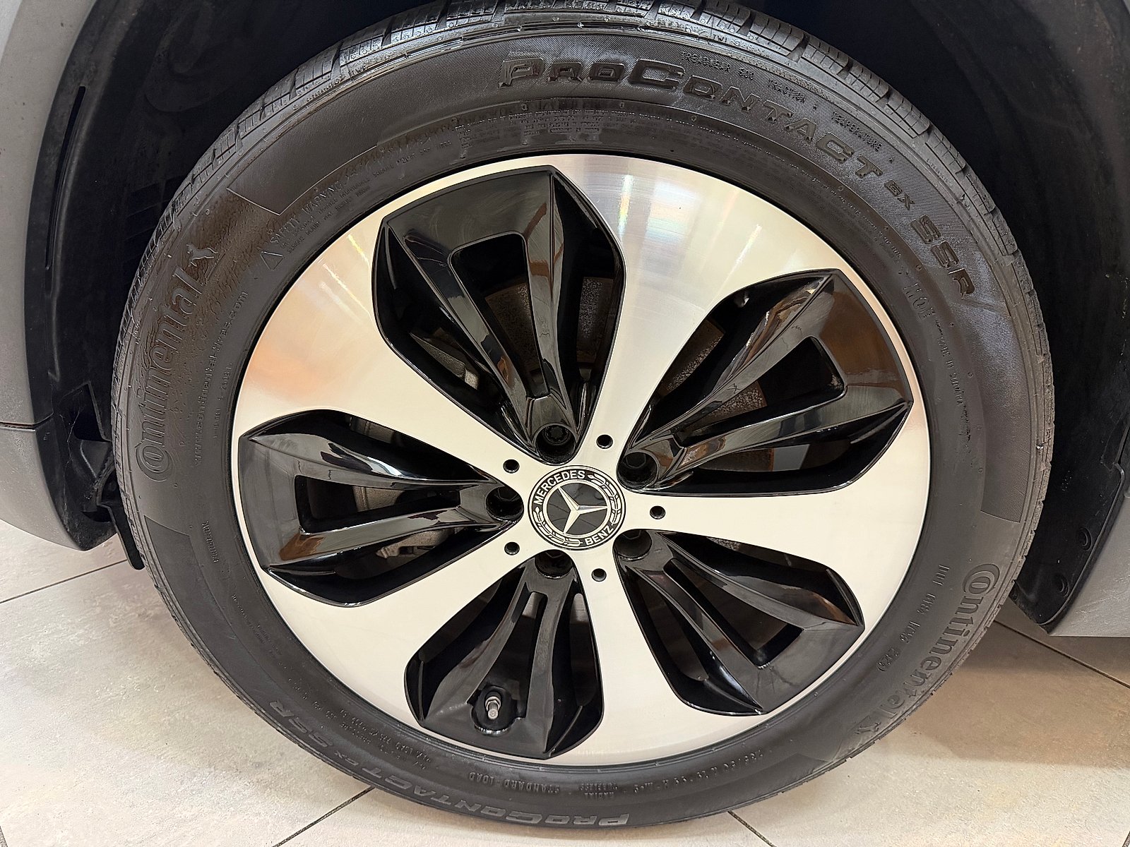 Certified Used 2025 Cirrus Silver Metallic Mercedes-Benz 4MATIC® image 7