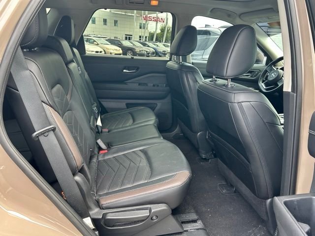 Used 2023 Beige Nissan Platinum image 11