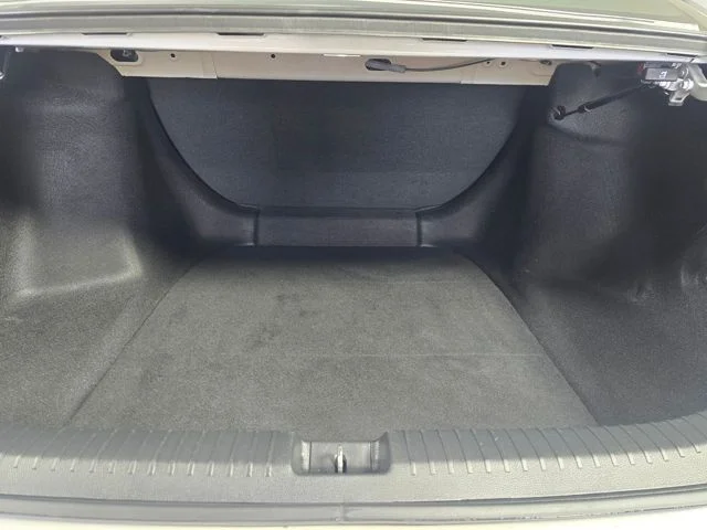 Used 2025 White Honda LX image 27