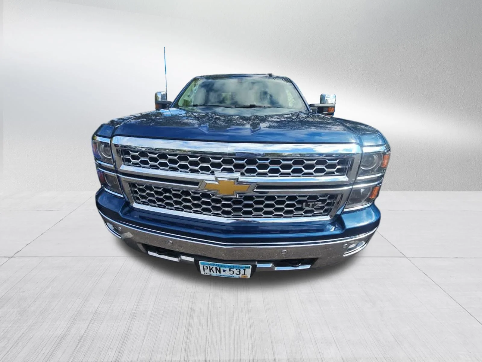 Used 2015 Deep Ocean Blue Metallic Chevrolet LTZ image 2