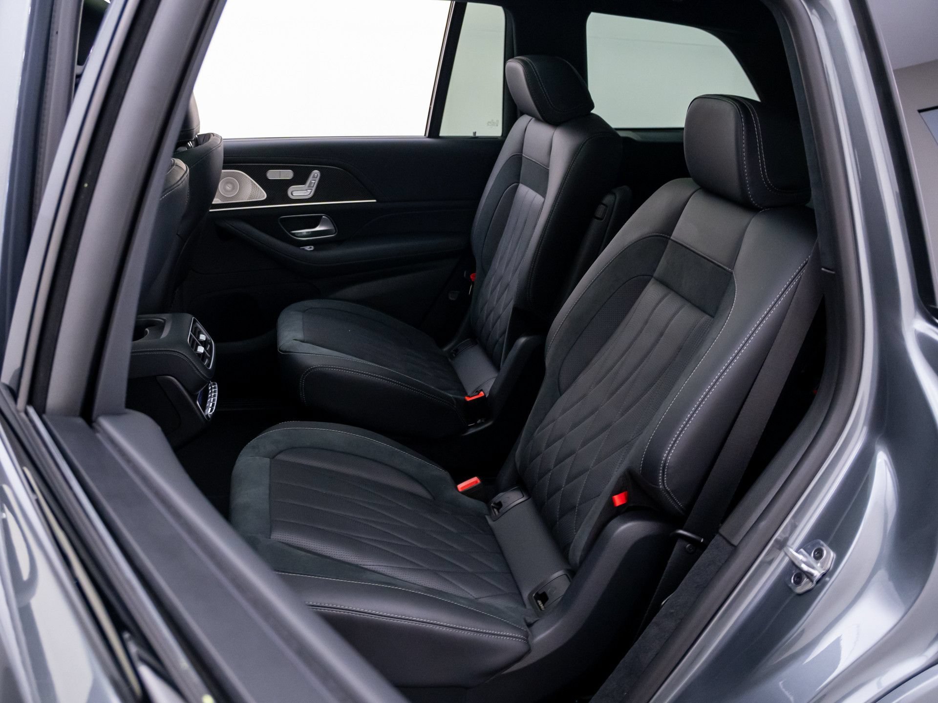 New 2026 Selenite Grey Metallic Mercedes-Benz GLS 63 AMG® image 60