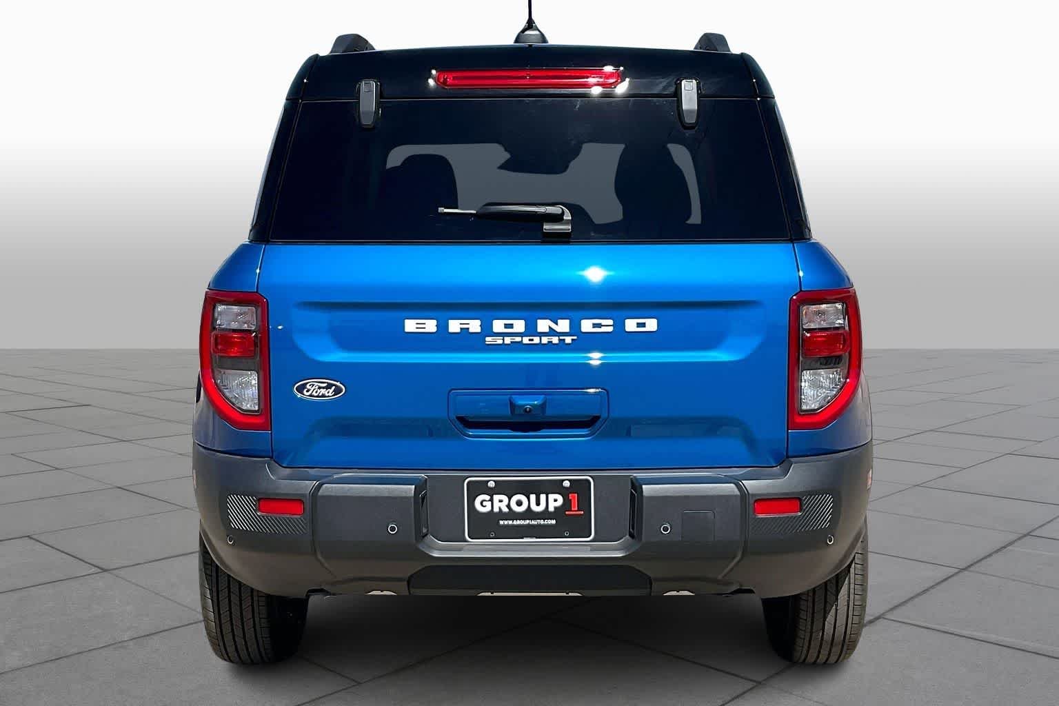 New 2026 Velocity Blue Metallic Ford Outer Banks® image 4