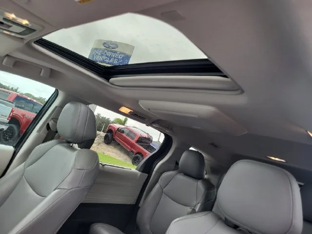 Certified Used 2021  Toyota XLE image 24