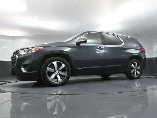 Used 2018 Gray Chevrolet 3LT image 47