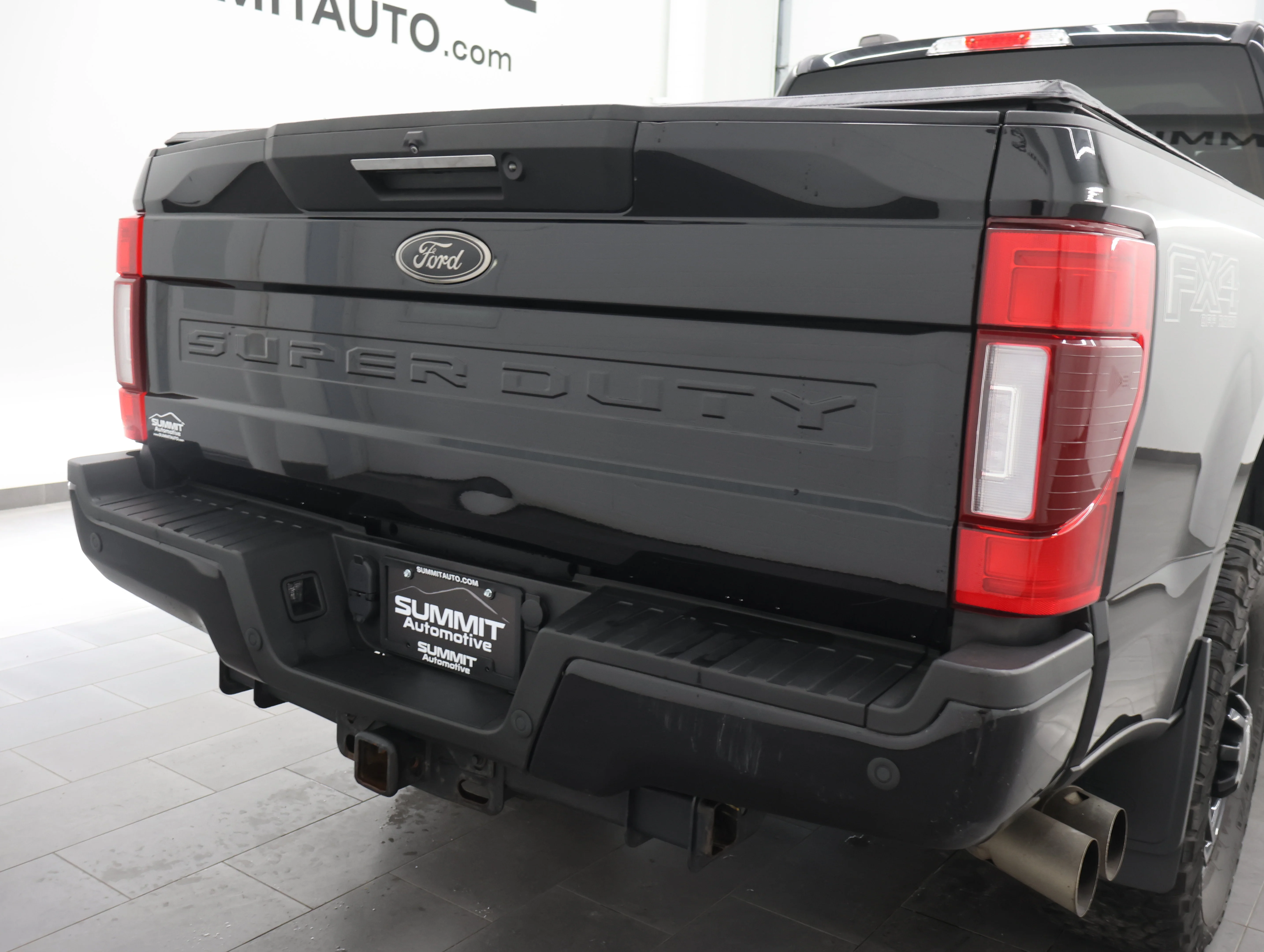 Used 2022 Agate Black Metallic Ford Lariat image 28